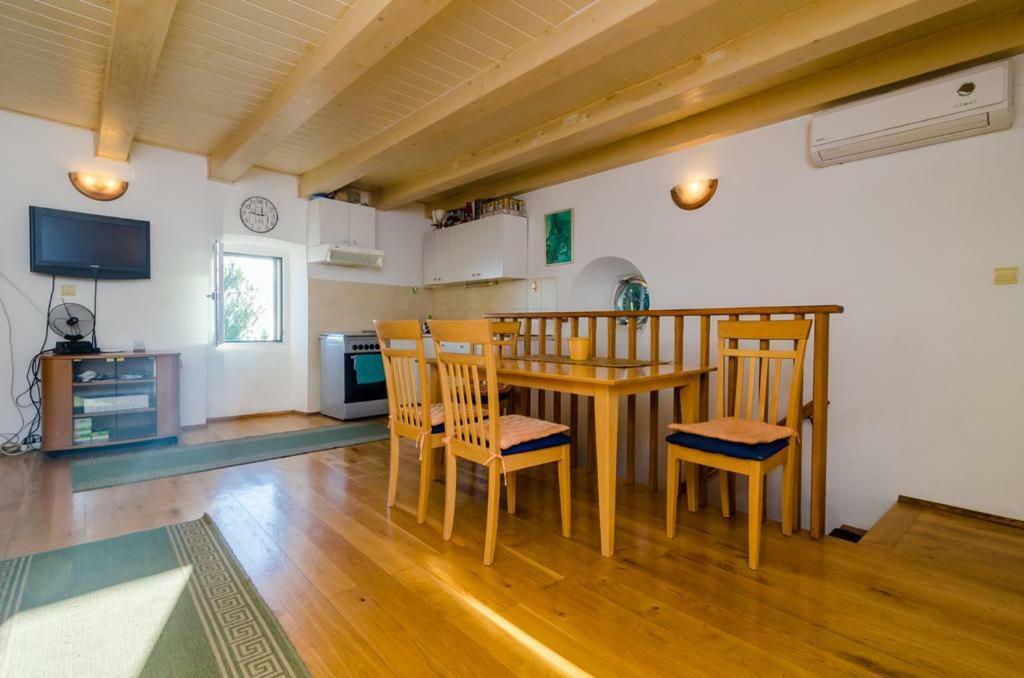 Apartment Apartman Marela *
